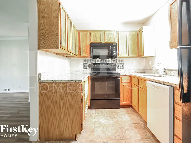 6004 Farley Ave — Photo 4