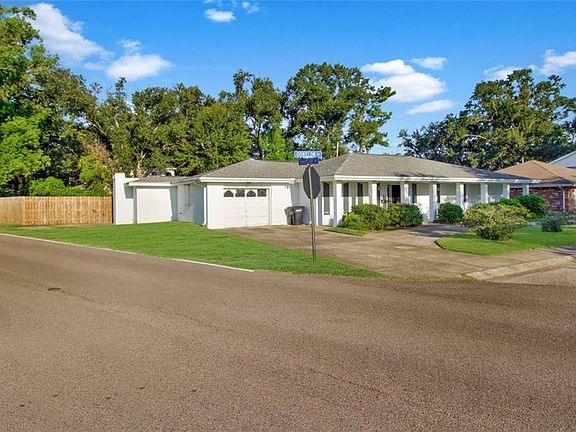 3rd image of 2 Donelon Dr