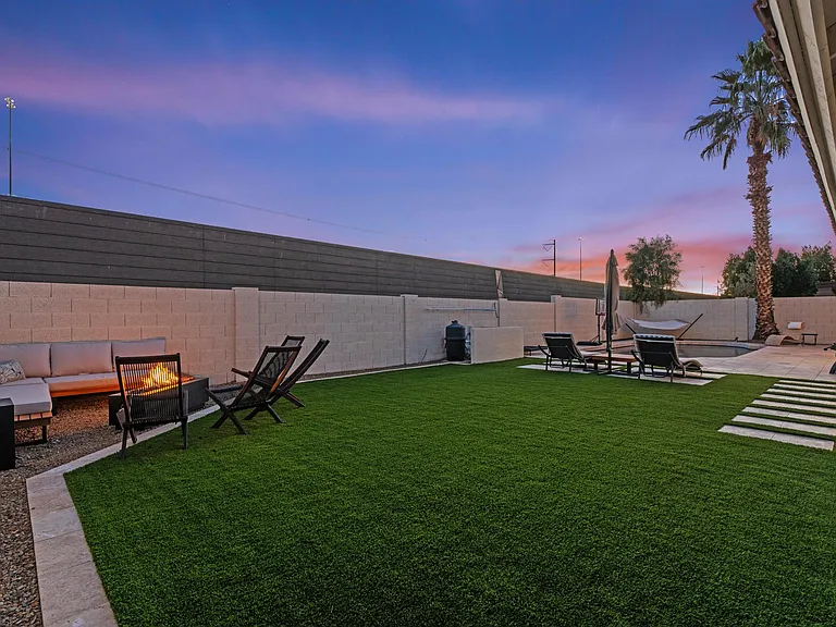 3001 E Redwood Ln — Photo 12
