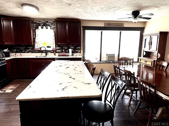3rd image of 302 Walters Ln