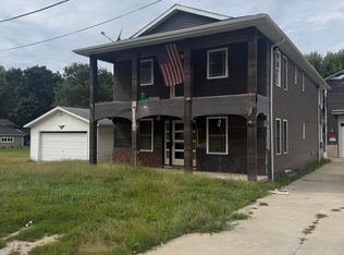 24778 Valley Dr, Bettendorf, IA 52722