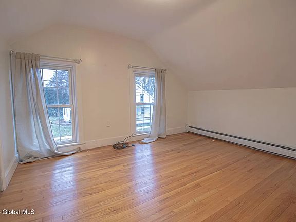 5th image of 19 Gage Ave