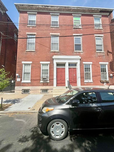 1st image of 708 N Franklin St Floor 3