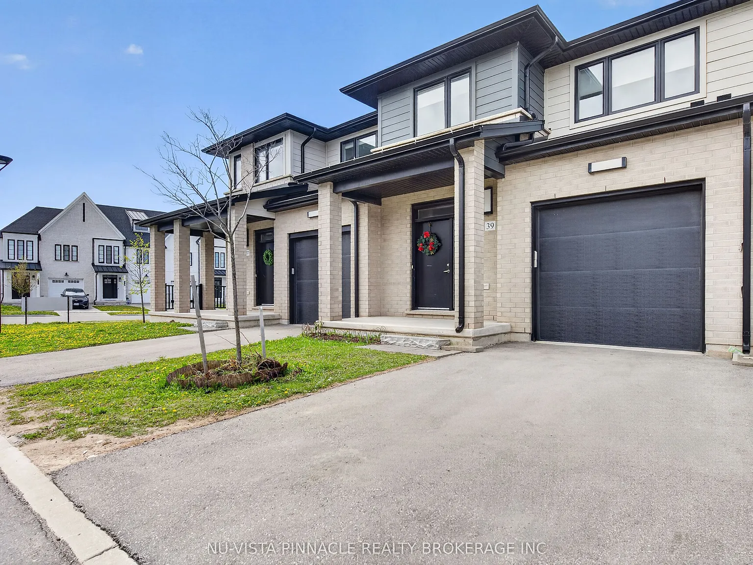 3 bed, $2,599 — Photo 2