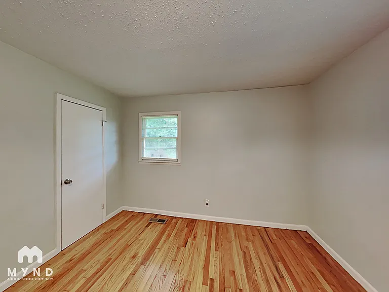 921 N Highland Dr — Photo 14
