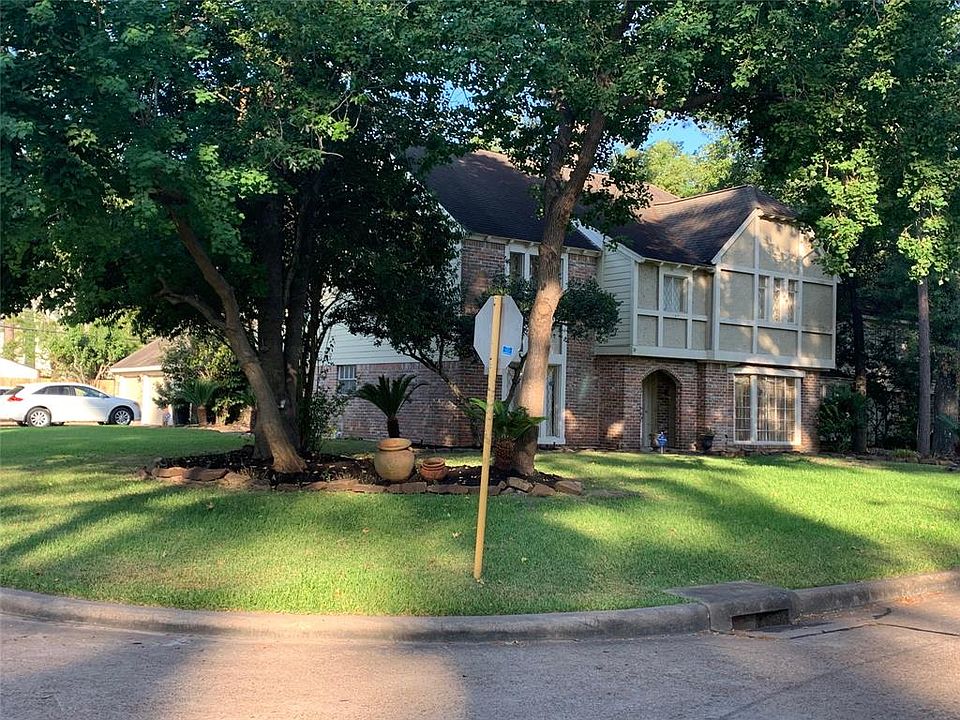 1st image of 17319 Rolling Creek Dr