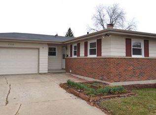2020 Oak St, St Charles, IL 60174