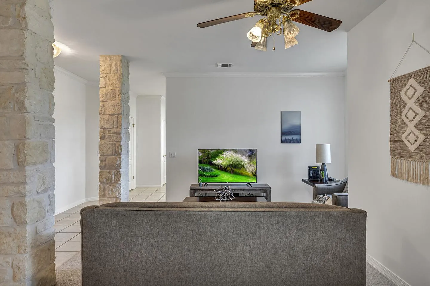 Round Rock Beauty The Home You've Been Waiting For! — Photo 1