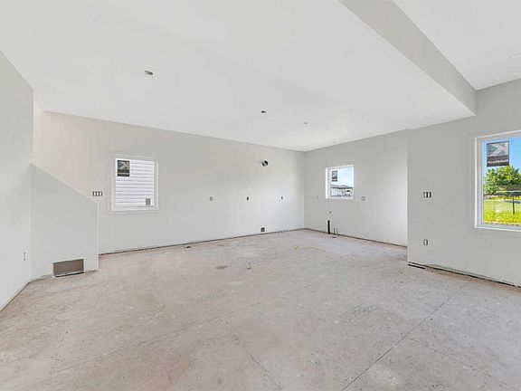 5th image of 6906 S 35th St