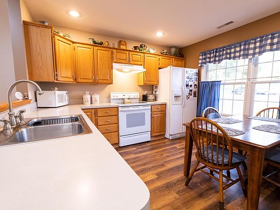 5th image of 22 Coventry Ct