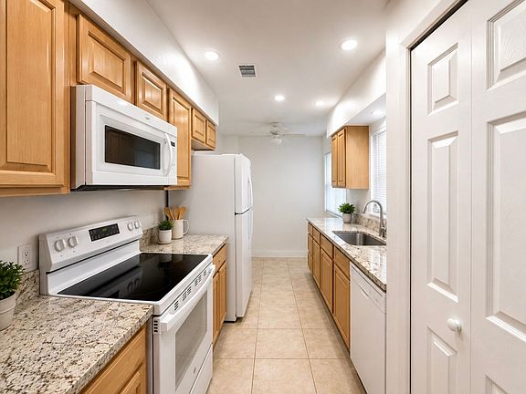 4th image of 11603 Sarita Ct