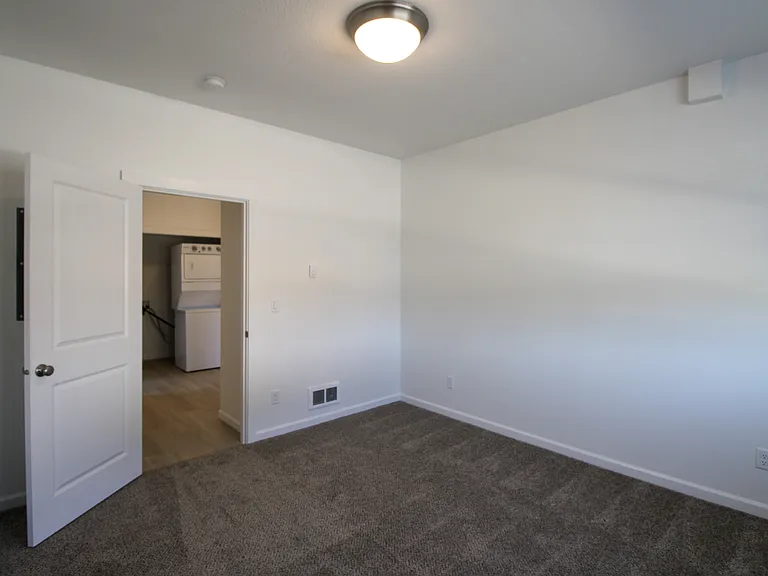 1902 SE Hankel St #13 — Photo 18