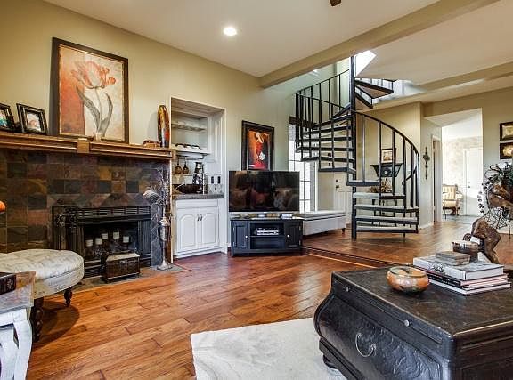 4th image of this home