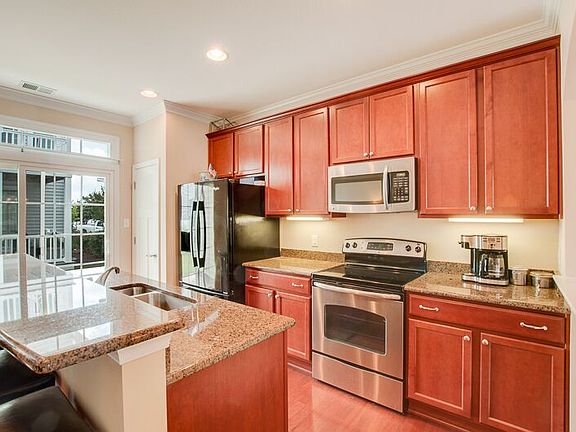 3rd image of 8373 Highland Street