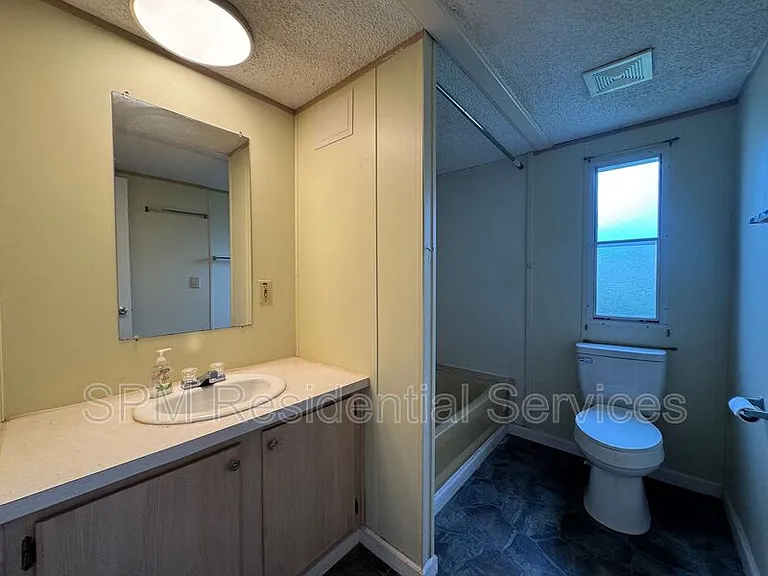 1227 Village Rd — Photo 15