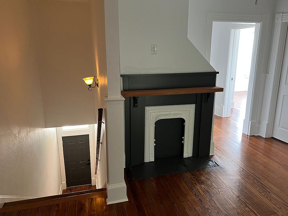 Entry/Living Area