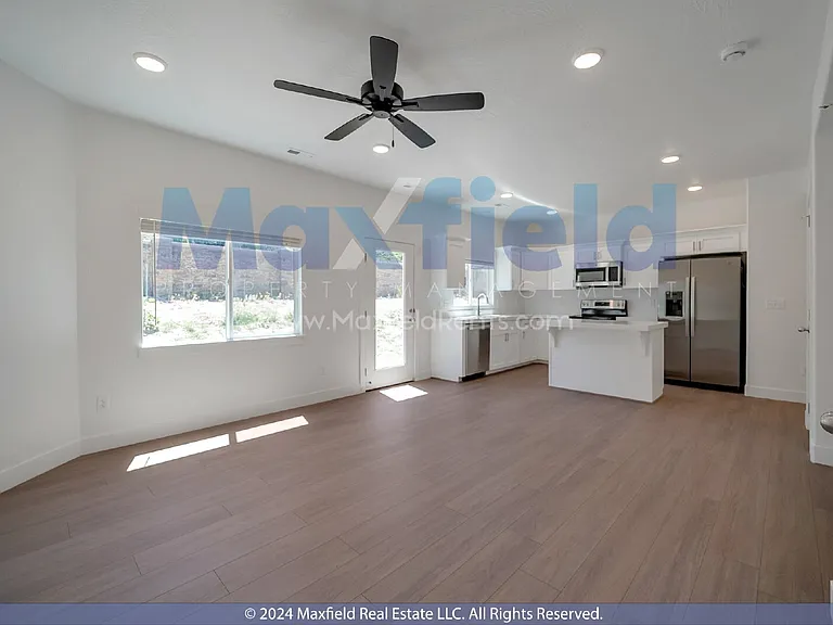 1598 N 1950 E — Photo 2