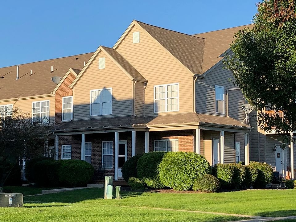 1st image of 513 Stonegate Dr #513