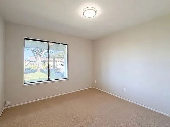 3rd image of 2784 Bonita Dr