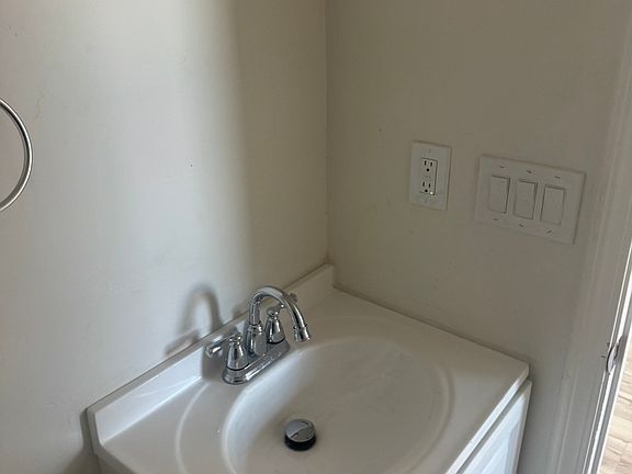5th image of 408 E 30th St #D