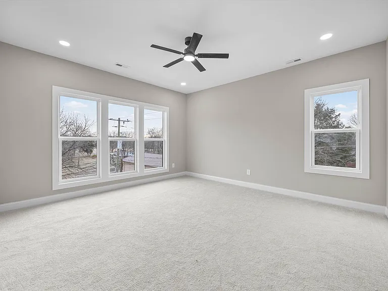401 Lee St — Photo 8