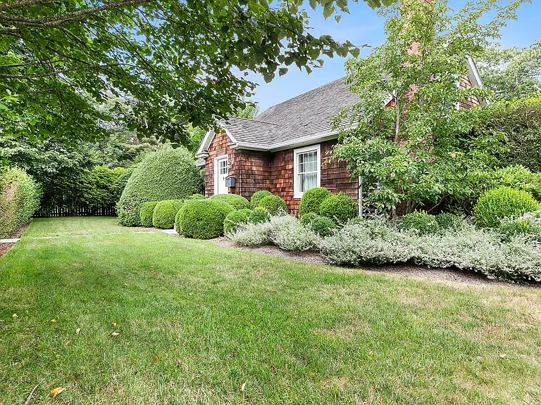 98 Sherrill Rd — Photo 1
