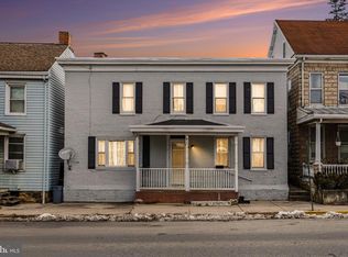 14 Hanover St, New Oxford, PA 17350