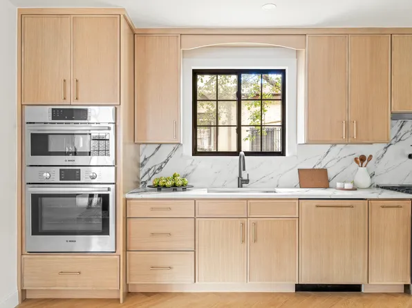 85-15 Wareham Place image 4 of 20