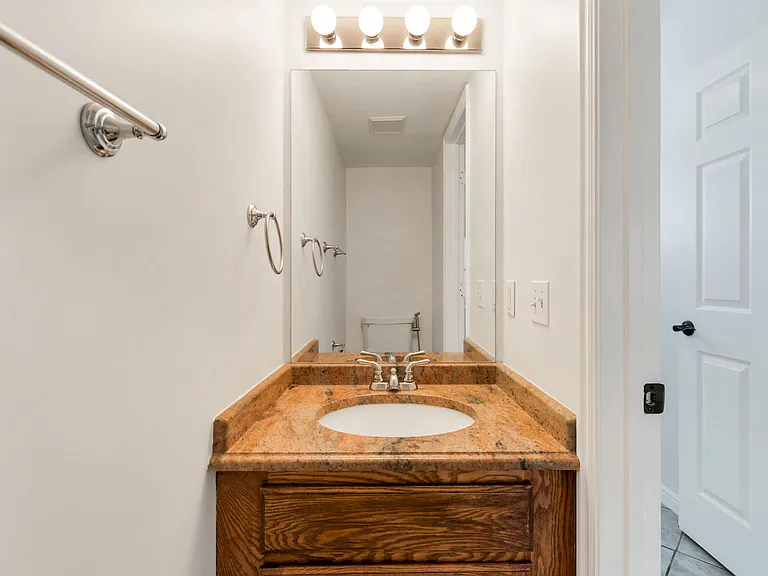649 E Duck Creek Cir — Photo 19