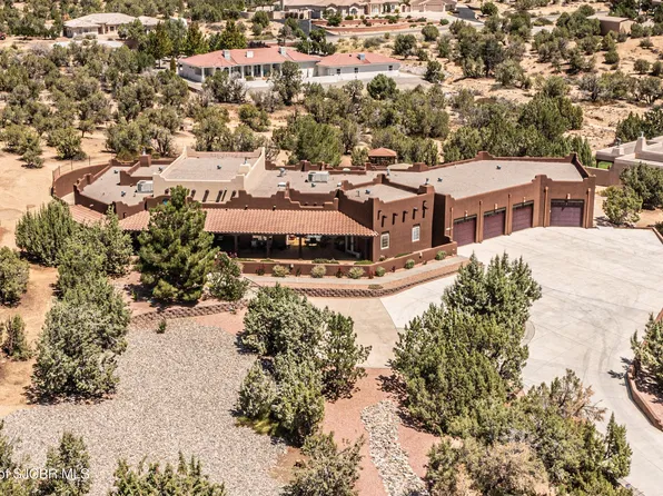5600 Cheva Ct, Farmington, NM 87402