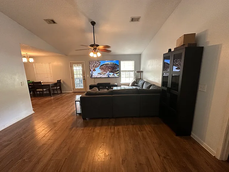 128 Royal Acres Cir — Photo 2
