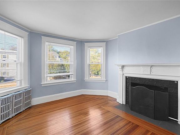 3rd image of 143 Irving Ave Floor 2