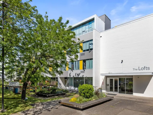900 NE 81st Ave Unit 207, Portland, OR 97213