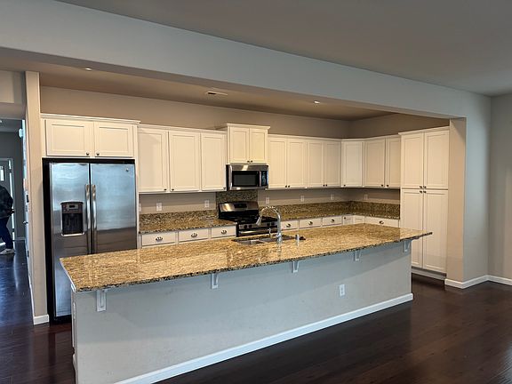 5th image of 601 Birchwood Dr SW