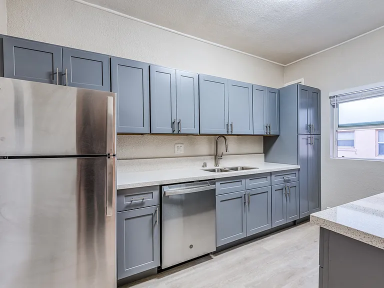 City View Apartments — Photo 20
