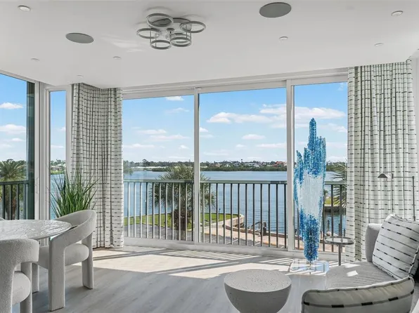 1260 Dolphin Bay Way APT 301, Sarasota, FL 34242