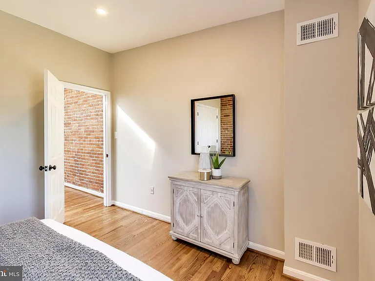 1238 Linden Pl NE — Photo 20