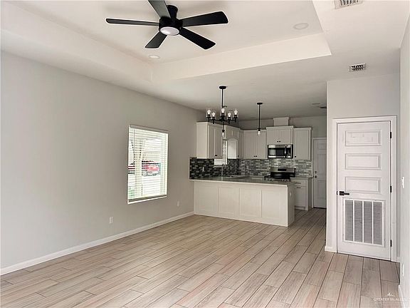 2nd image of 1019 N Clarence Ave #4
