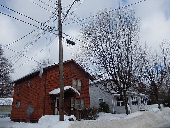 3rd image of 24 Eagle St