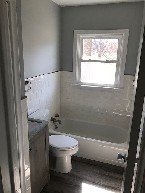 1st image of 1931 Pin Oak Dr