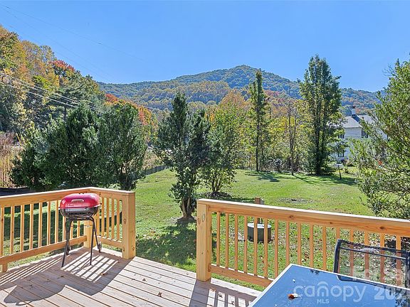 3rd image of 179 Jonathan Creek Rd
