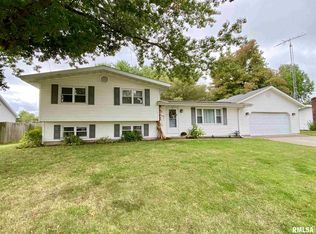 720 Countryside Dr, Arenzville, IL 62611