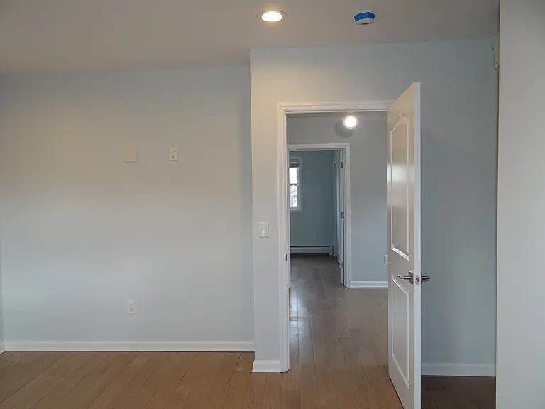 38 Woodcliff Ave — Photo 20