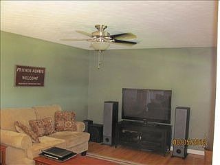 4th image of 2206 Lealand St