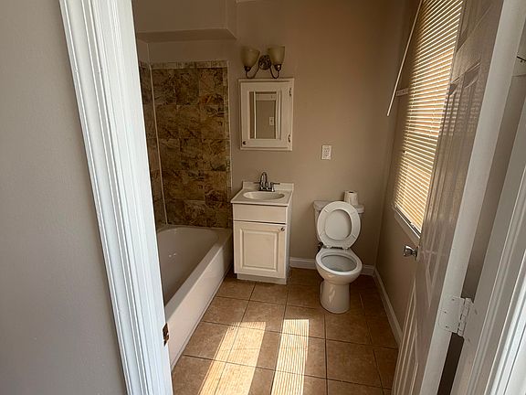 5th image of 1201-1215 Holland St #1210B
