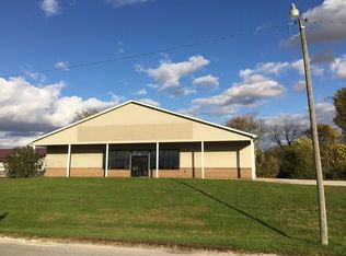 404 S Ogle Dr, Farmer City, IL 61842