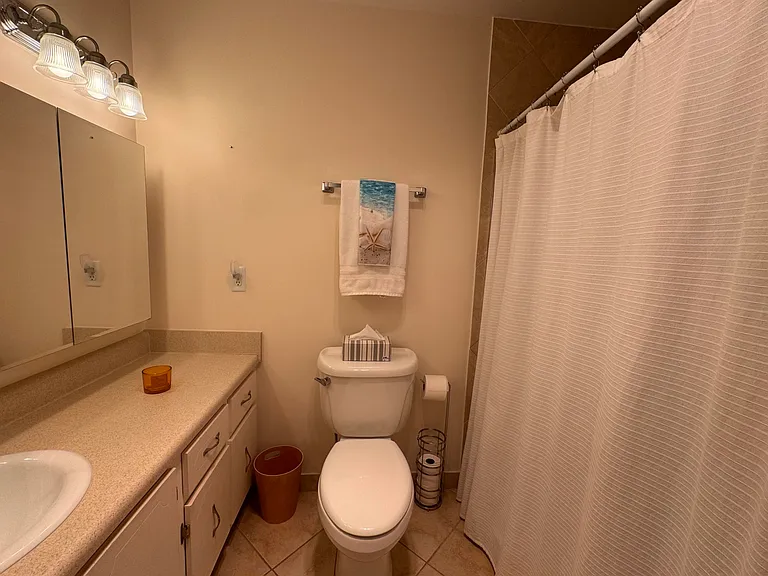 1252 Club Dr W #D — Photo 10