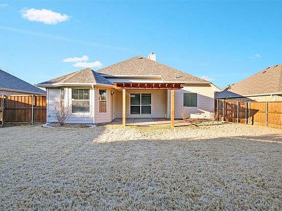 5th image of 8301 Green Ash Dr