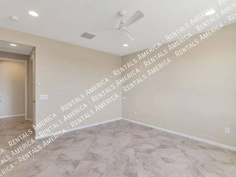 7631 W Laurel Ln — Photo 24