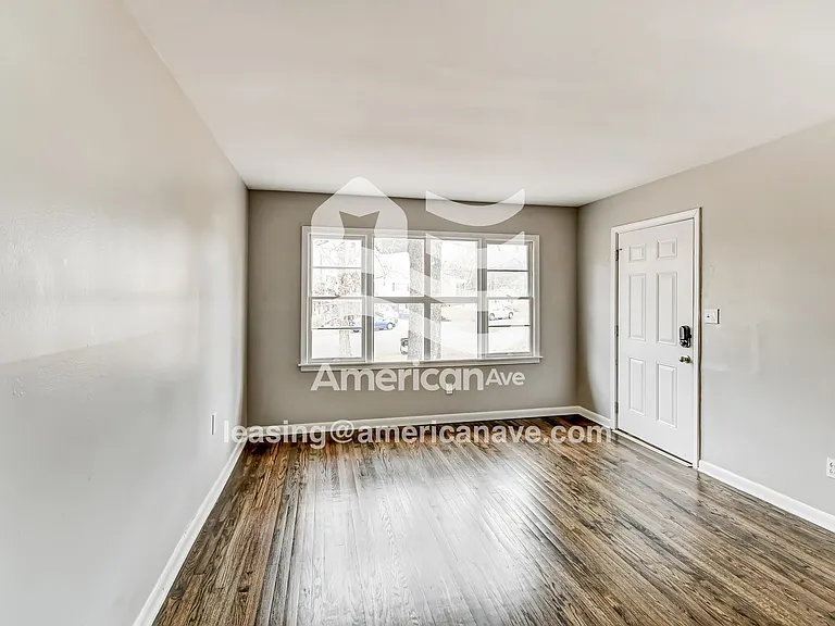 767169_005_wm_-_living_room_13500658.jpg